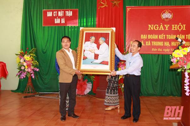 Giám đốc Sở Công thương Thanh Hóa dự Ngày hội đại đoàn kết toàn dân tộc tại Quan Sơn